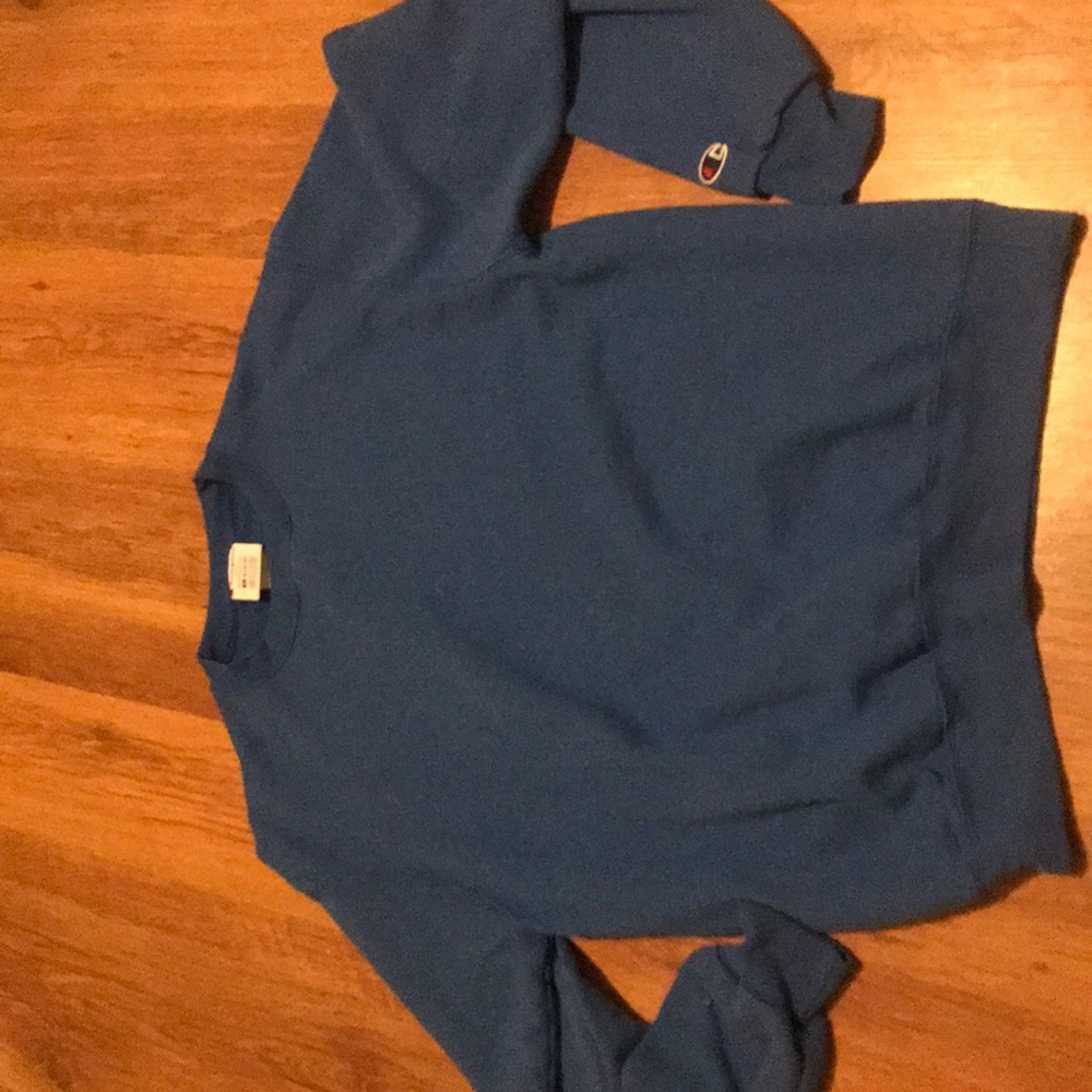 Champion Medium/Dark blue sweatshirt (Medium)